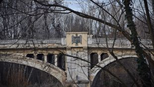 Girona encara compta amb 112 plaques franquistes a la ciutat