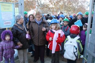 Manifestació a Blanes per reclamar que es desencallin les obres del nou CEIP Sa Forcanera 