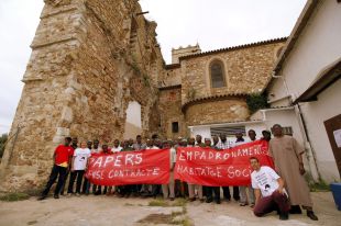 Una quinzena d'immigrants i refugiats es tanquen a l'Esbarjo Parroquial de Blanes