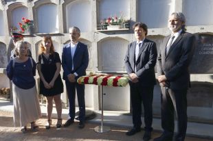 L'empresonament dels líders independentistes marca l'ofrena floral a la tomba de Josep Irla