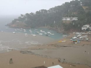 Una forta tempesta inunda Palamós, Begur i Palafrugell