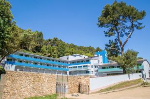 Un jove de 18 anys ferit greu després de caure d'un tercer en una casa de colònies a Llafranc