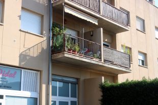 Entra a robar en un pis de Girona, colpeja una anciana de 92 anys, la seva filla i les envia a l'hospital