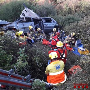 Un conductor begut deixa set ferits en un xoc múltiple a l'AP-7 a Figueres