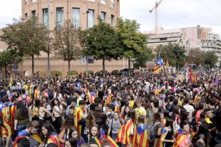 Seguiment massiu de la vaga d'estudiants a la UdG per reivindicar l'1-O