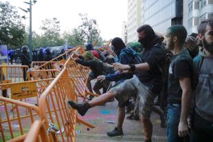 Dispersada la concentració de Girona després d'episodis de tensió entre Mossos i manifestants