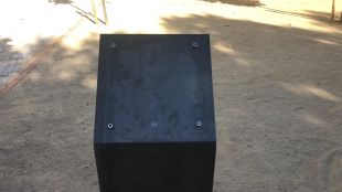 Trenquen la placa de la plaça dedicada a l'1-O a Figueres l'endemà de ser inaugurada