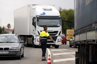 Marxes lentes de transportistes a Girona, Tarragona i Lleida per les restriccions a l'N-II, N-340 i N-240