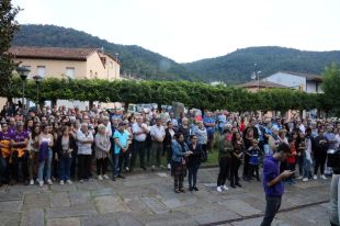 Sant Joan les Fonts condemna el crim masclista de la seva veïna del poble