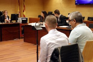 3 anys de presó per clavar una pallissa brutal a la parella amb la pota d'una taula a Lloret de Mar