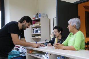 El 12-O passa desapercebut en diversos ajuntaments gironins