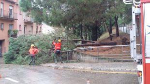 La tempesta castiga Girona a l'espera de nous ruixats intensos aquesta matinada
