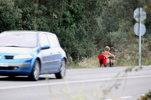Agressió entre proxenetes armats amb pistoles i una destral per un deute de 300 euros a Vidreres