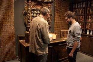 El Museu de Llívia vol exposar els elements de l'antiga farmàcia inèdits