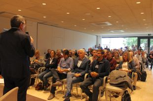 Els empresaris de Roses es reuneixen per canviar l'estratègia turística