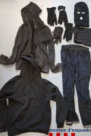 Tres detinguts per robar al centre cívic de Bellcaire i lesionar l'alcalde, que els va enxampar in fraganti