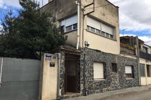 Detingut mentre robava eines d'un taller de restauració de mobles a Porqueres