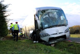 Onze nens ferits lleus en l'accident d'un autocar escolar a Forallac