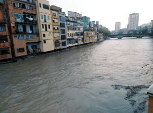 Girona no preveu un desbordament de rius de forma imminent a la ciutat