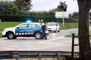 Una quinzena de persones rescatades per creuar passos tancats pel temporal