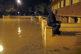 Resten dues carreteres gironines tallades l'endemà de la llevantada