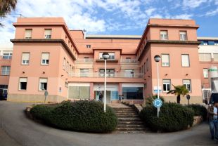 Detingut un zelador de l'hospital de Palamós acusat d'abusar d'una pacient