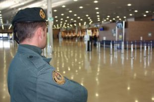 Un sindicat policial de l'aeroport de Girona reclama mascaretes i guants per fer front al coronavirus