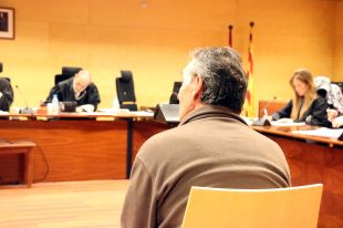 Condemnen només per maltractament l'acusat de violar, retenir i amenaçar la parella a Figueres