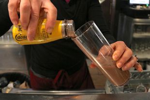 Els bars i restaurants gironins no patiran inicialment la vaga de treballadors de Cacaolat