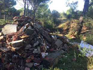 Comencen a restaurar l'abocador de Can Català al Parc Natural del Montgrí