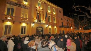 200 persones es concentren a Blanes en suport a les dones i contra Vox