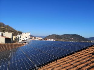 Bassols Energia posa en funcionament una instal·lació fotovoltaica per autoconsum propi a Olot