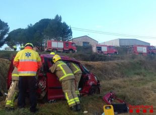 Dos ferits lleus en un accident de trànsit a Lladó