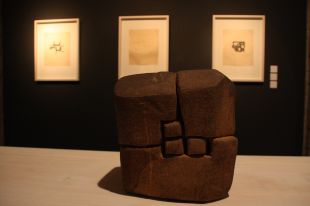 El 'punt de trobada' d'Eduardo Chillida amb els materials, a la Fontana d'Or de Girona 