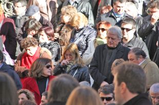 Olot emet un ban demanant als veïns que no es deixin 'abatre pel pessimisme' arran dels crims