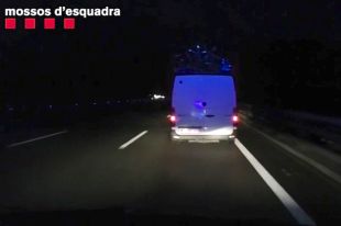 Denunciat un conductor a Sant Julià per circular amb una furgoneta a 50 km/h i amb sobrepès a l'AP-7