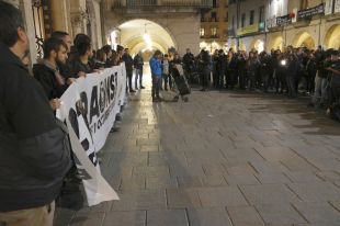200 persones es concentren a Girona per donar suport als encausats per ocupar les vies del TAV