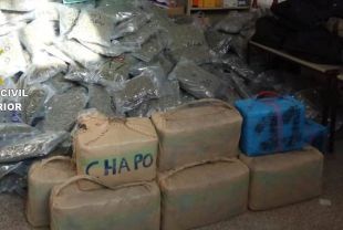 Localitzen a la Jonquera 606 kg d'haixix i 387 kg de marihuana dins un camió