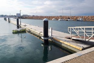 Entra en funcionament el nou pantalà per a embarcacions nàutiques del port de l'Escala