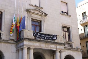 Ultimàtum de la JEC als ajuntaments de l'Alt Empordà i al Consell per treure pancartes i llaços grocs
