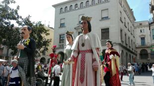 Figueres s'omple de gegants i cultura amb el 'Populària'