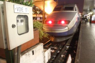 El primer TAV procedent de Catalunya arriba a París amb 15 minuts de retard