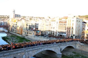 Oques Grasses inaugura davant 8.000 persones el Festival Strenes de Girona