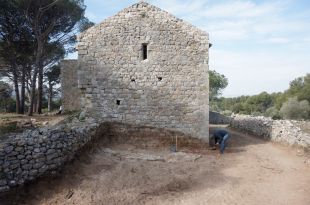 Troben els fonaments de l’absis semicircular desaparegut de l’ermita romànica de Santa Maria del Palau