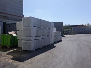Hinojosa de Sarrià comença a tapar la terrassa per reduir els sorolls