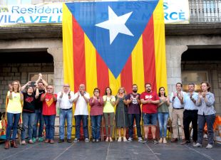 La policia retirarà llaços i pancartes de l'Ajuntament de Torroella i farà vigilància permanent