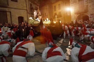 Besalú suspèn tots els actes de la processó dels Dolors pel coronavirus