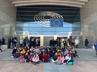 Alumnes de l'institut de Sant Gregori porten al Parlament europeu el seu documental