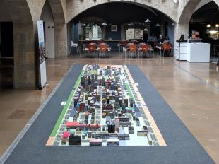 El COAC exposa una maqueta d'una ciutat imaginària feta per alumnes del CCE Montessori Palau
