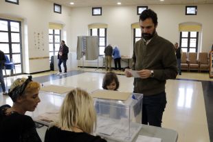Torrent fa una crida als catalans a acudir ''en massa'' a les urnes